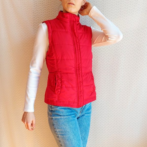 Sleeveless red puffer jacket - Picture 2 of 14